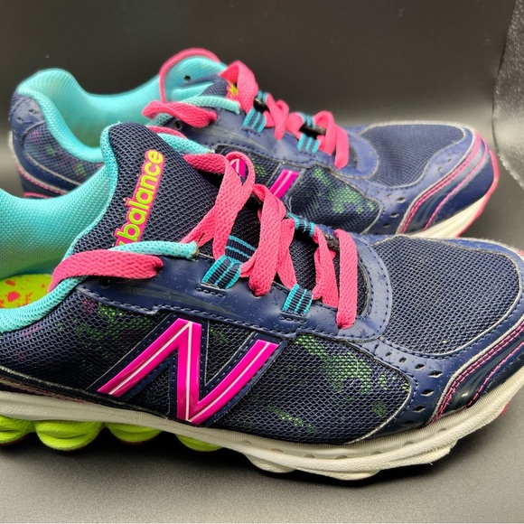 New Balance Navy and Pink Athletic Shoes - Picture 3 of 6